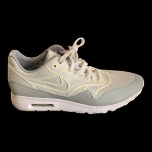 Nike Women's Air Max 1 Ultra 2.0 Size 9